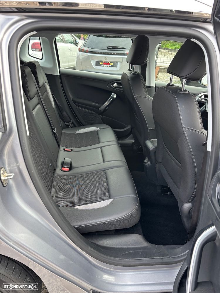 Peugeot 2008 - 11