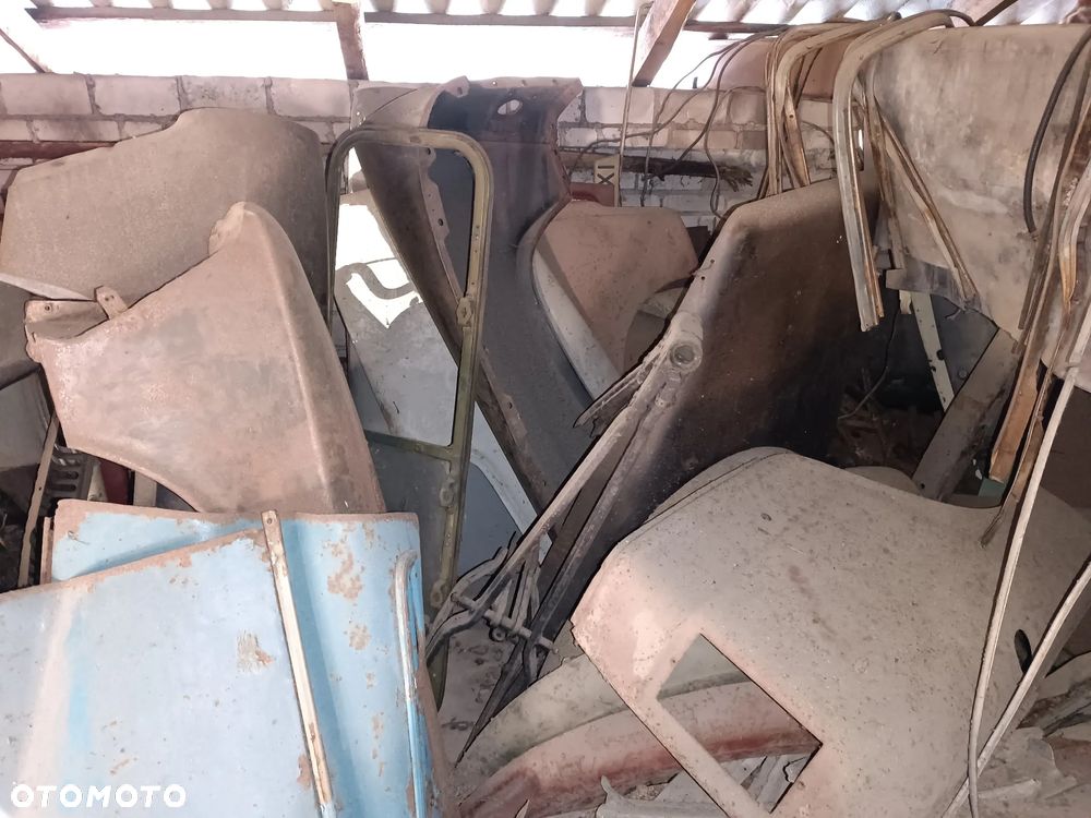 Wołga M21 / 24 części Drzwi Błotniki Nadkola Silnik Koła Chromy Lampy - 39