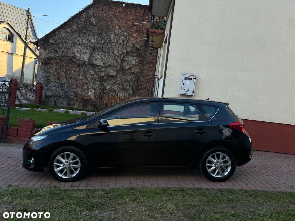 Toyota Auris 1.6 Premium Start - 2