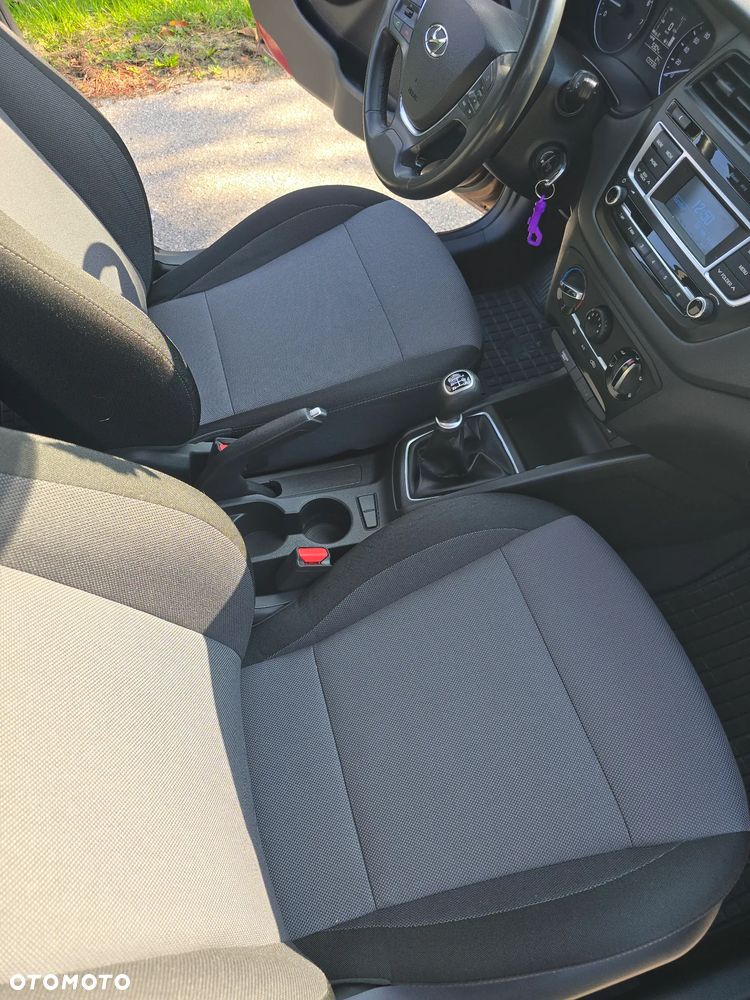 Hyundai i20 - 16