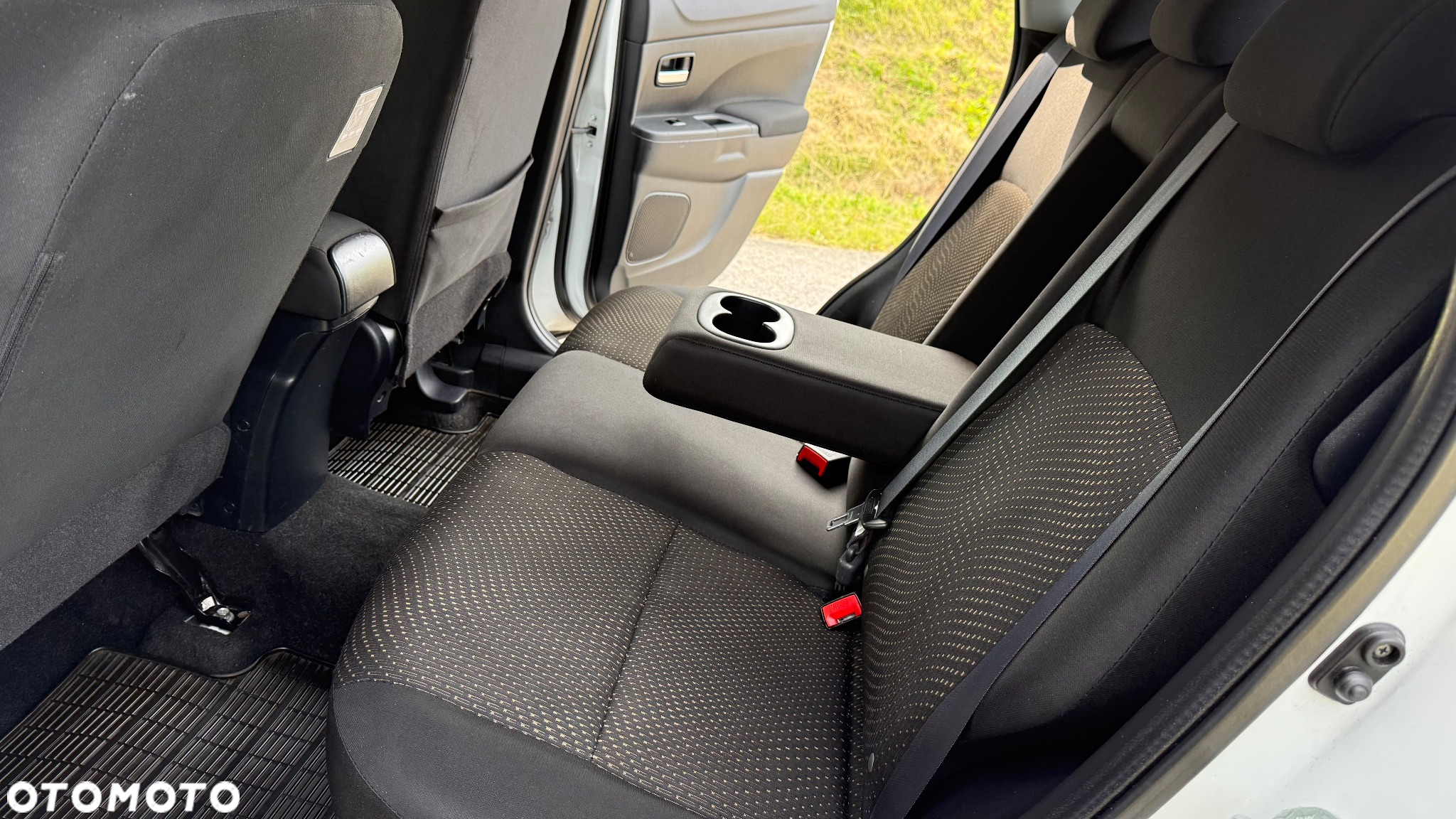 Mitsubishi ASX 1.8 DI-D 2WD 35 Jahre - 9
