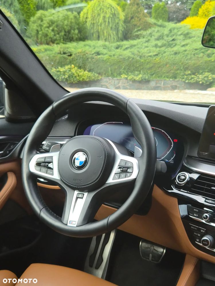 BMW Seria 5 530i xDrive mHEV M Sport sport - 2