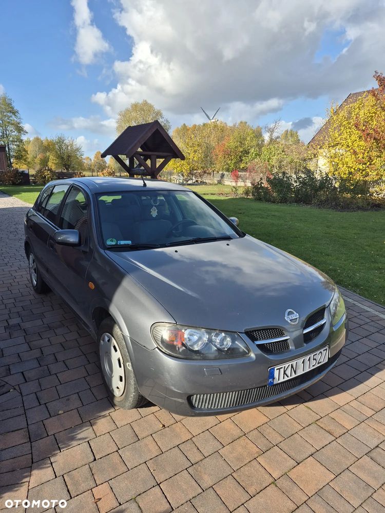 Nissan Almera