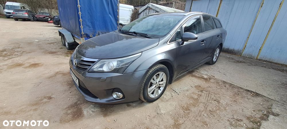 Toyota Avensis 1.8 Comfort - 3