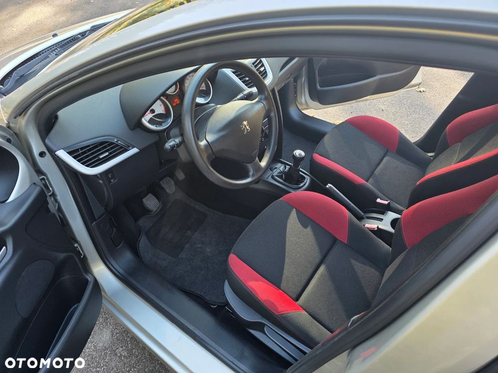 Peugeot 207 - 6