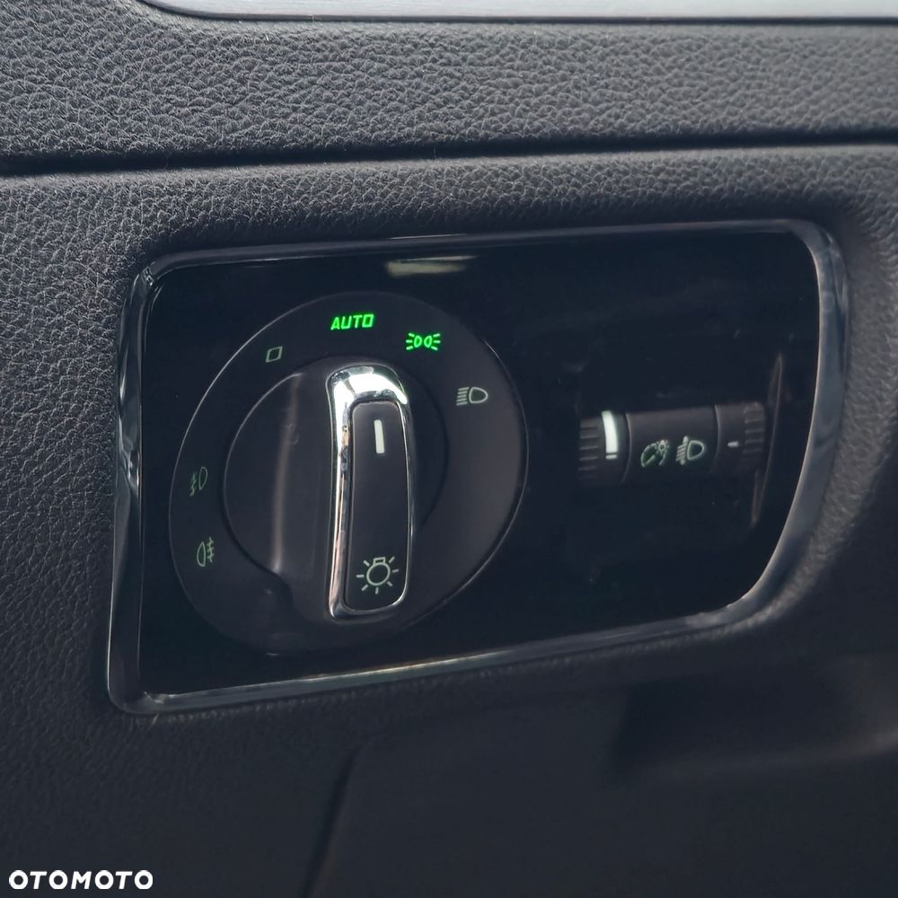 Skoda Superb 2.0 TDI DSG Comfort - 28