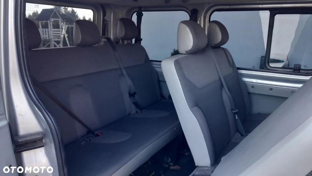 Opel Vivaro - 8