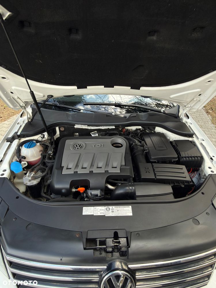 Volkswagen Passat - 15