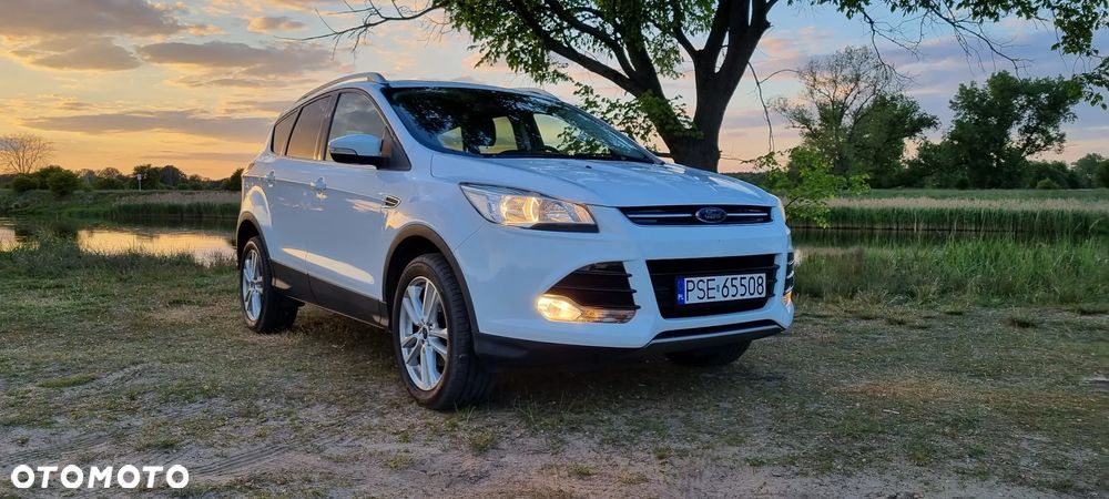 Ford Kuga 1.5 EcoBoost 2x4 Titanium - 2