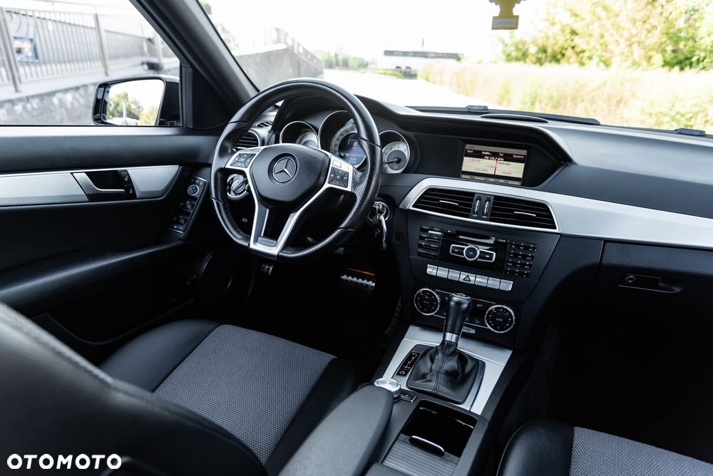 Mercedes-Benz Klasa C 180 (BlueEFFICIENCY) 7G-TRONIC Avantgarde - 26