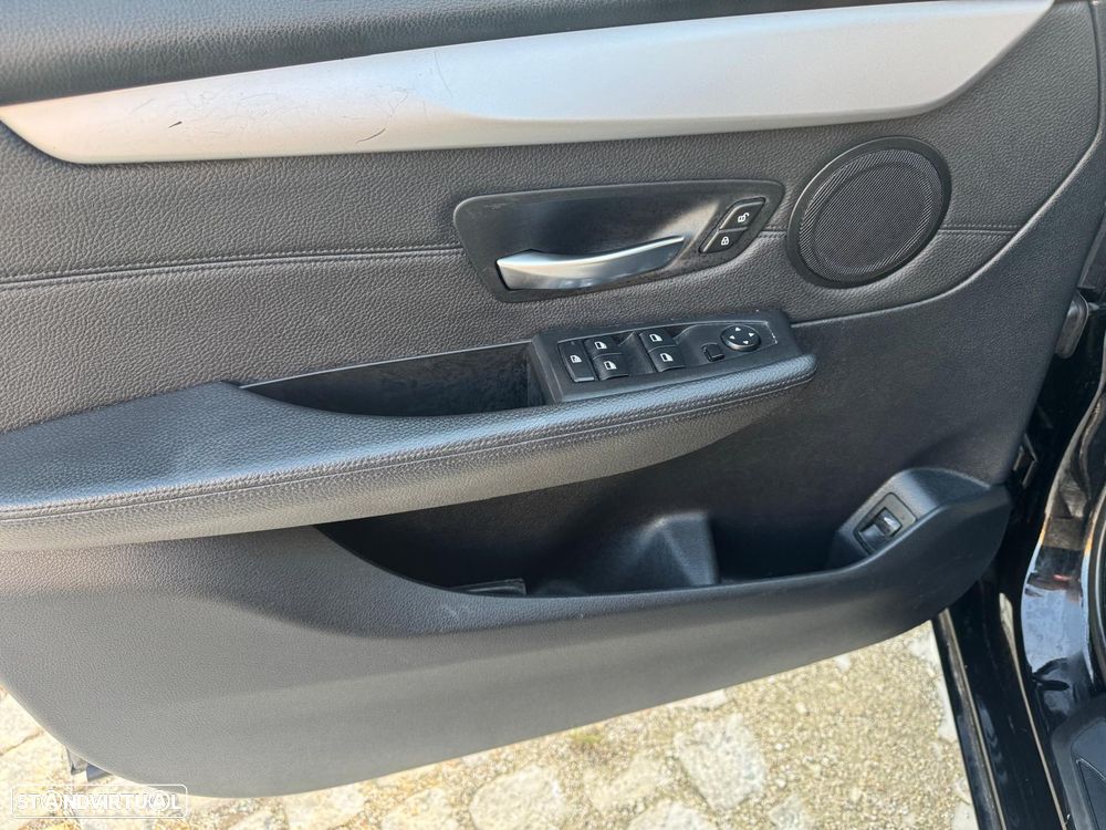 BMW 216 Active Tourer d Line Luxury Auto - 16
