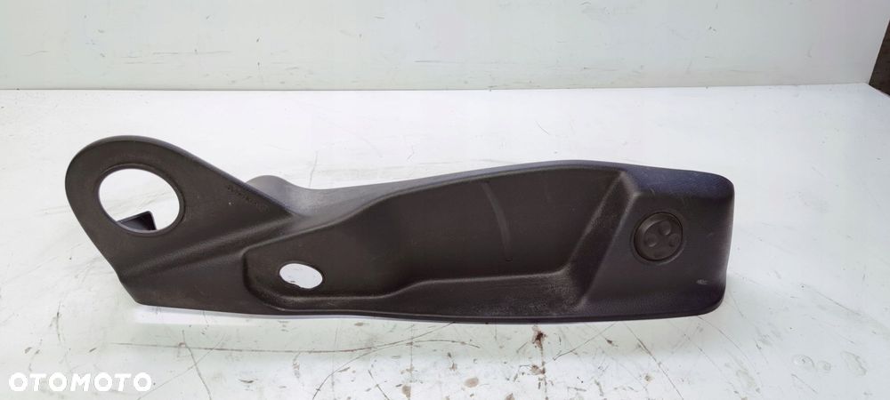 OSŁONA ZAŚLEPKA FOTELA PRAWA AUDI A4 B9 8W0881326A - 1