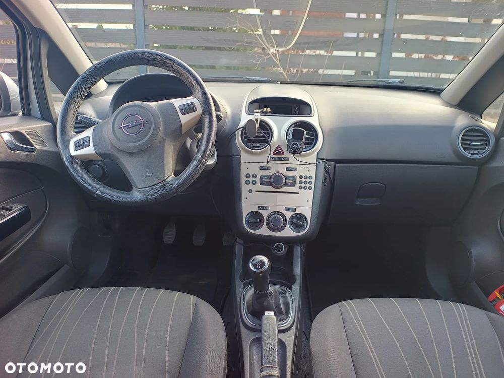 Opel Corsa 1.4 16V - 9