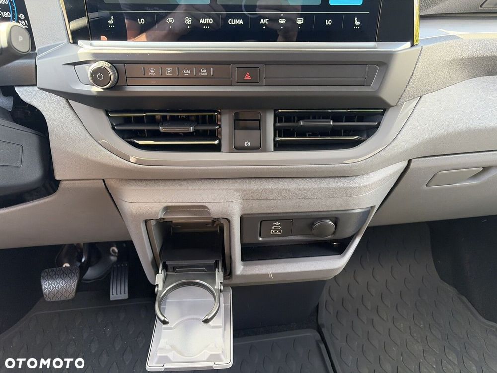 Volkswagen Nowa Caravelle Caravelle Life 8 miejsc 170 KM diesel - 25