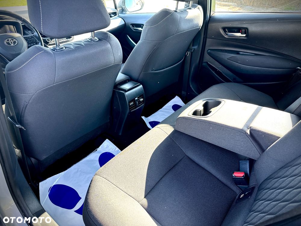 Toyota Corolla 1.8 Hybrid Comfort - 17