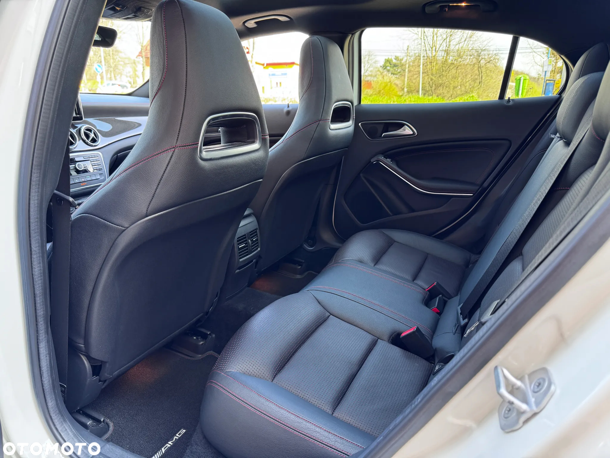 Mercedes-Benz GLA 45 AMG 4-Matic - 16