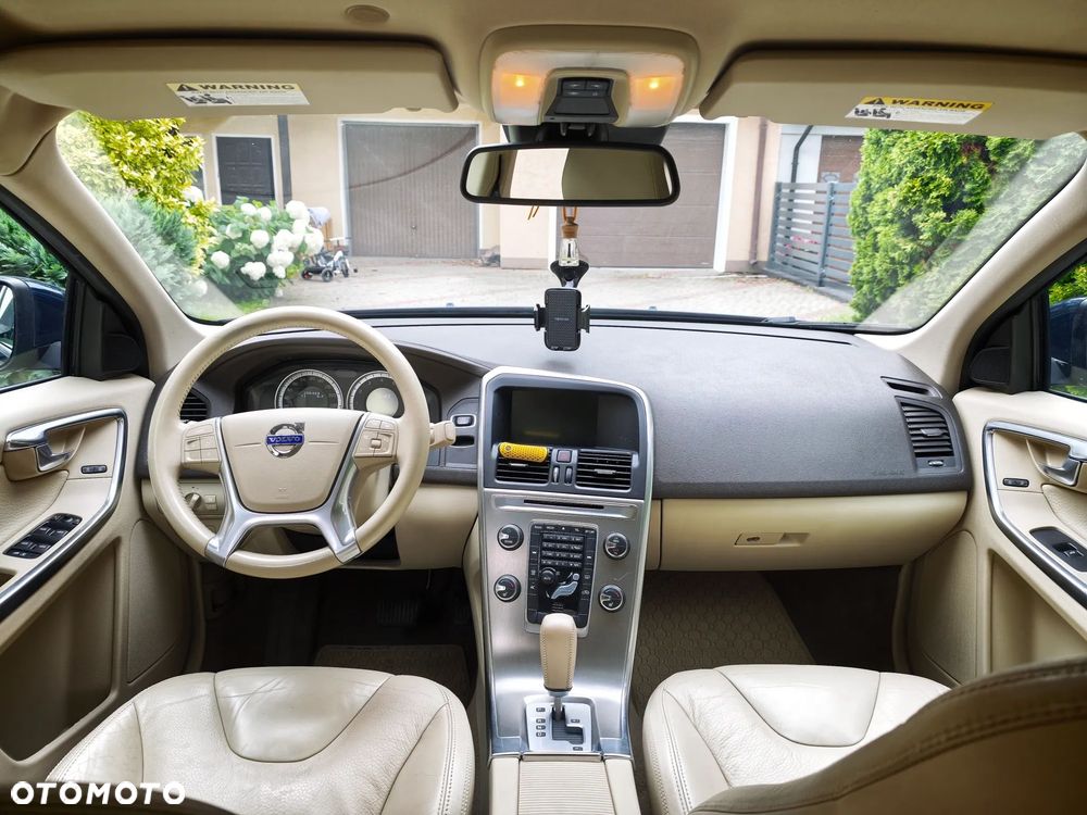 Volvo XC 60 T6 AWD Momentum - 10