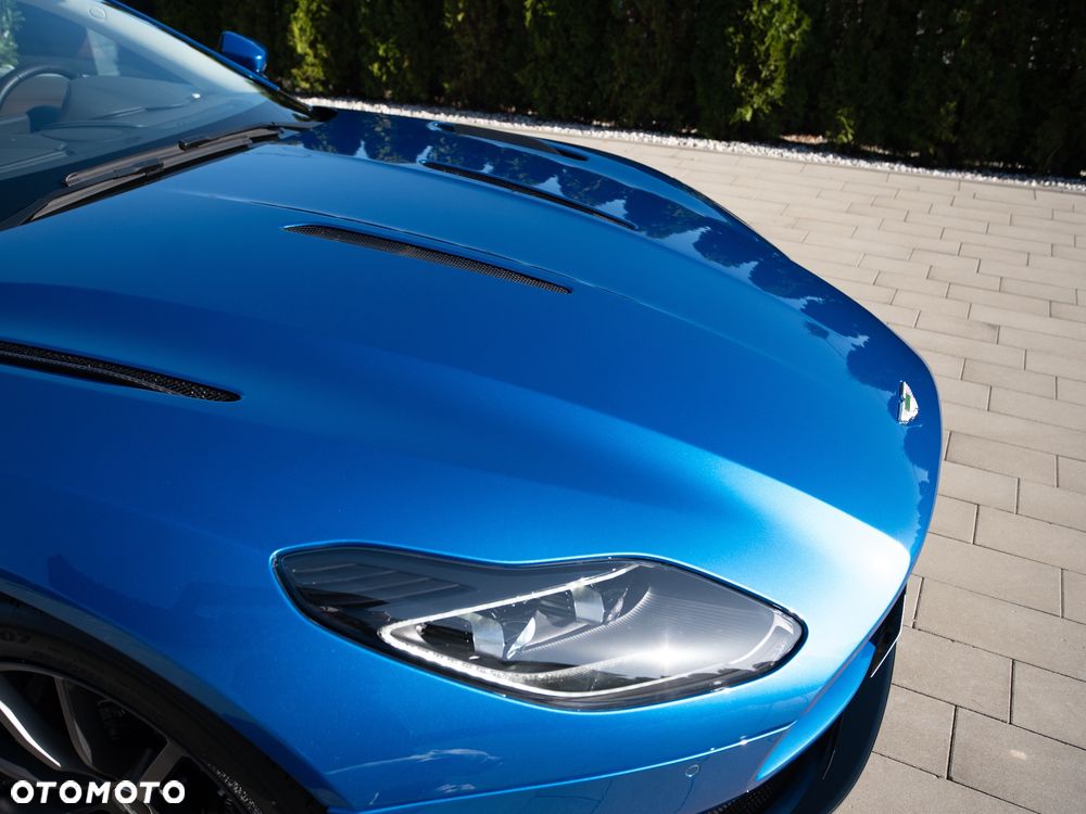 Aston Martin DB11 V12 AMR - 13