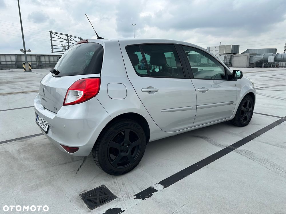 Renault Clio 1.5 dCi Night&Day - 8