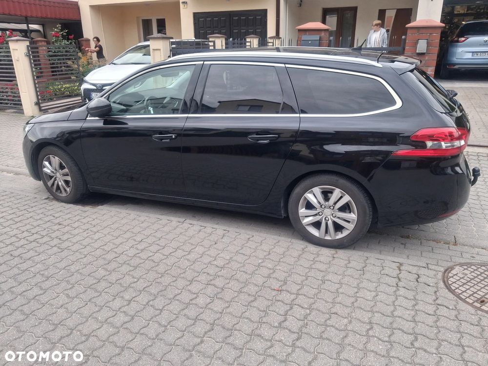 Peugeot 308 1.6 BlueHDi Allure S&S - 4