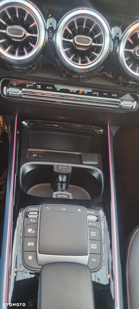 Mercedes-Benz GLB 250 4Matic 8G-DCT AMG Line - 26