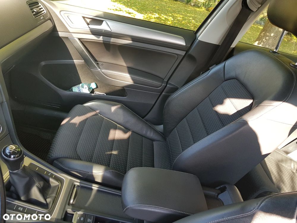 Volkswagen Golf 1.6 TDI BlueMotion Technology Comfortline - 28