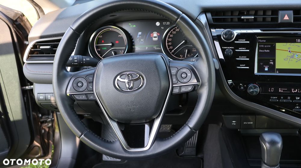 Toyota Camry - 4