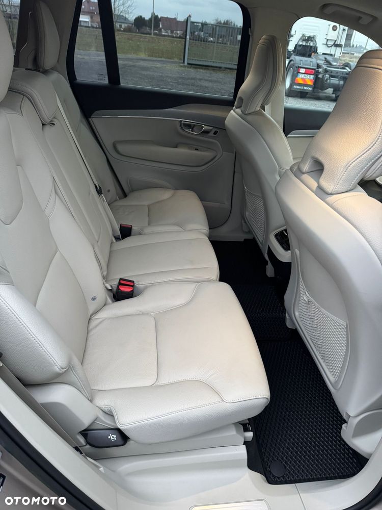 Volvo XC 90 - 23