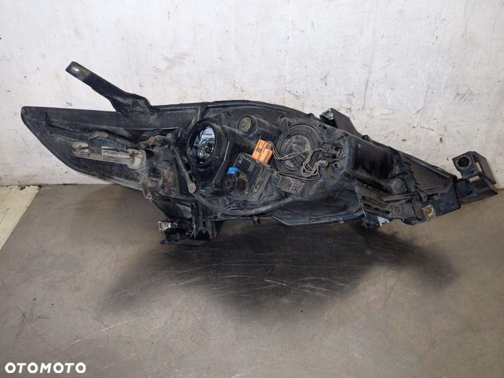 LAMPA LEWA PRZEDNIA SOCZEWKA MAZDA 5 2.0 - 2