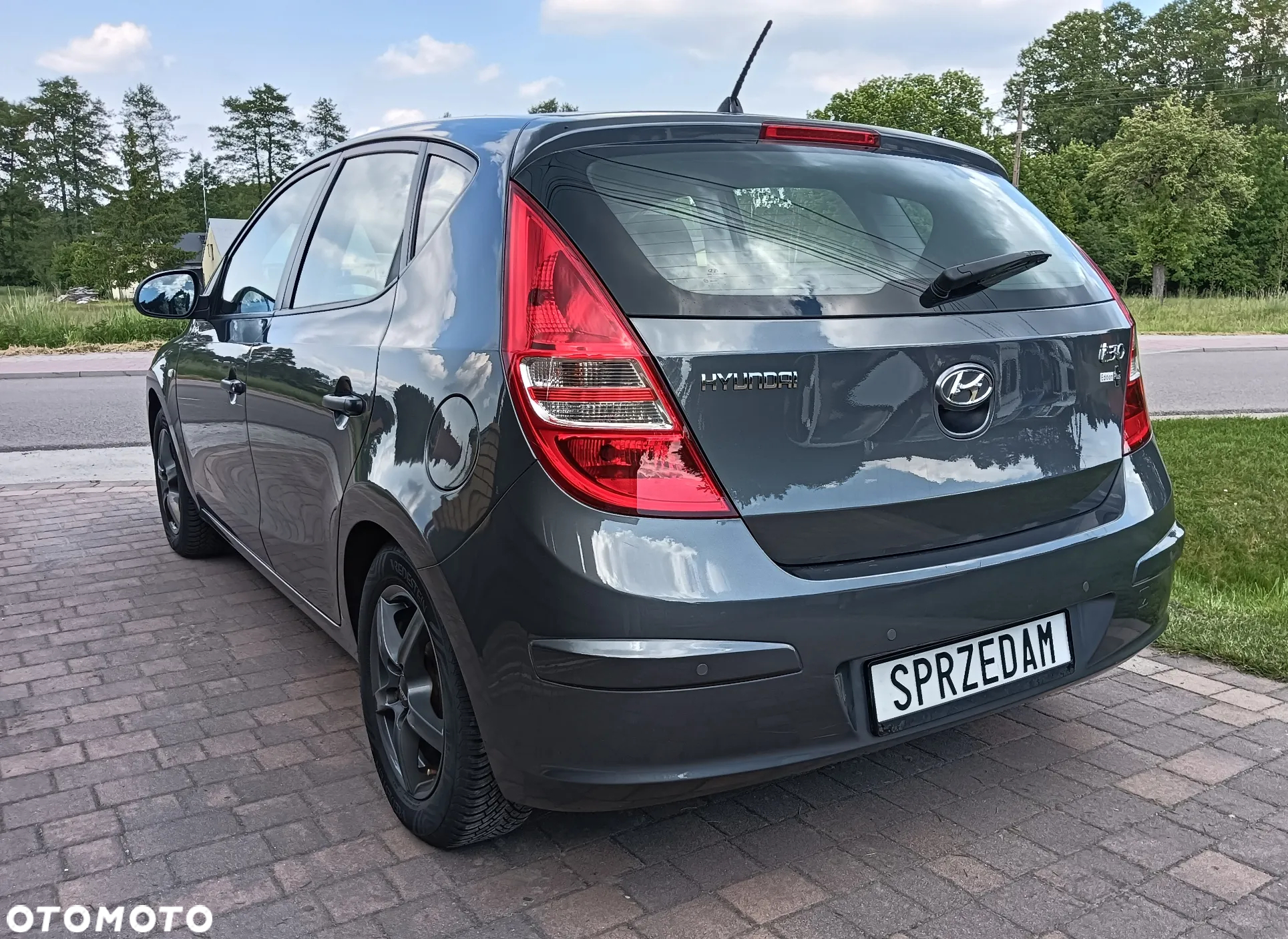 Hyundai i30 1.4 Base + - 4