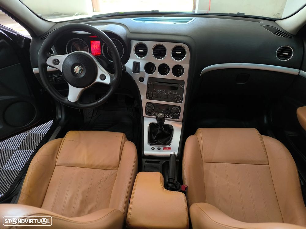 Alfa Romeo 159 Sportwagon 1.9 JTDm 16V Elegante - 6