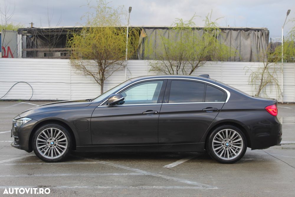 BMW Seria 3 330e iPerformance AT Luxury Line Purity - 12