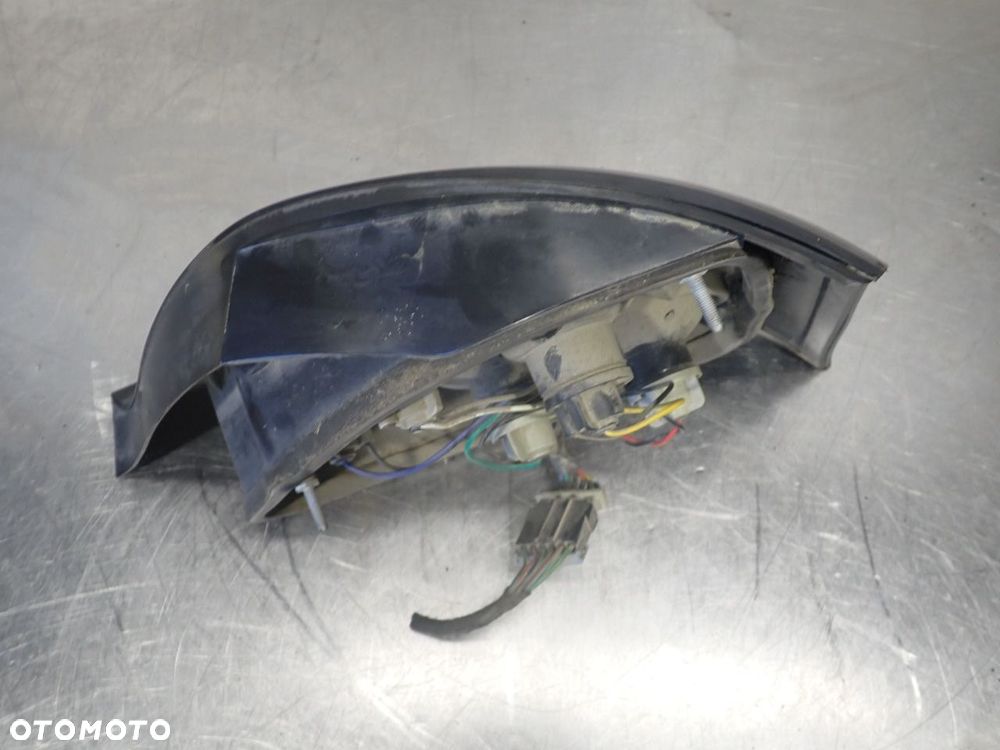 LAMPA LEWA TYLNA MG ZR 160 1.8 - 2