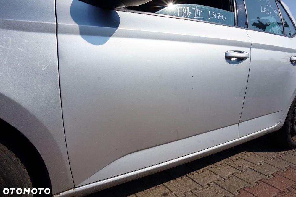 DRZWI PRZEDNIE LEWE FABIA III NJ3 5D HB LA7W  SREBRNY SKODA 2014-2018 - 3