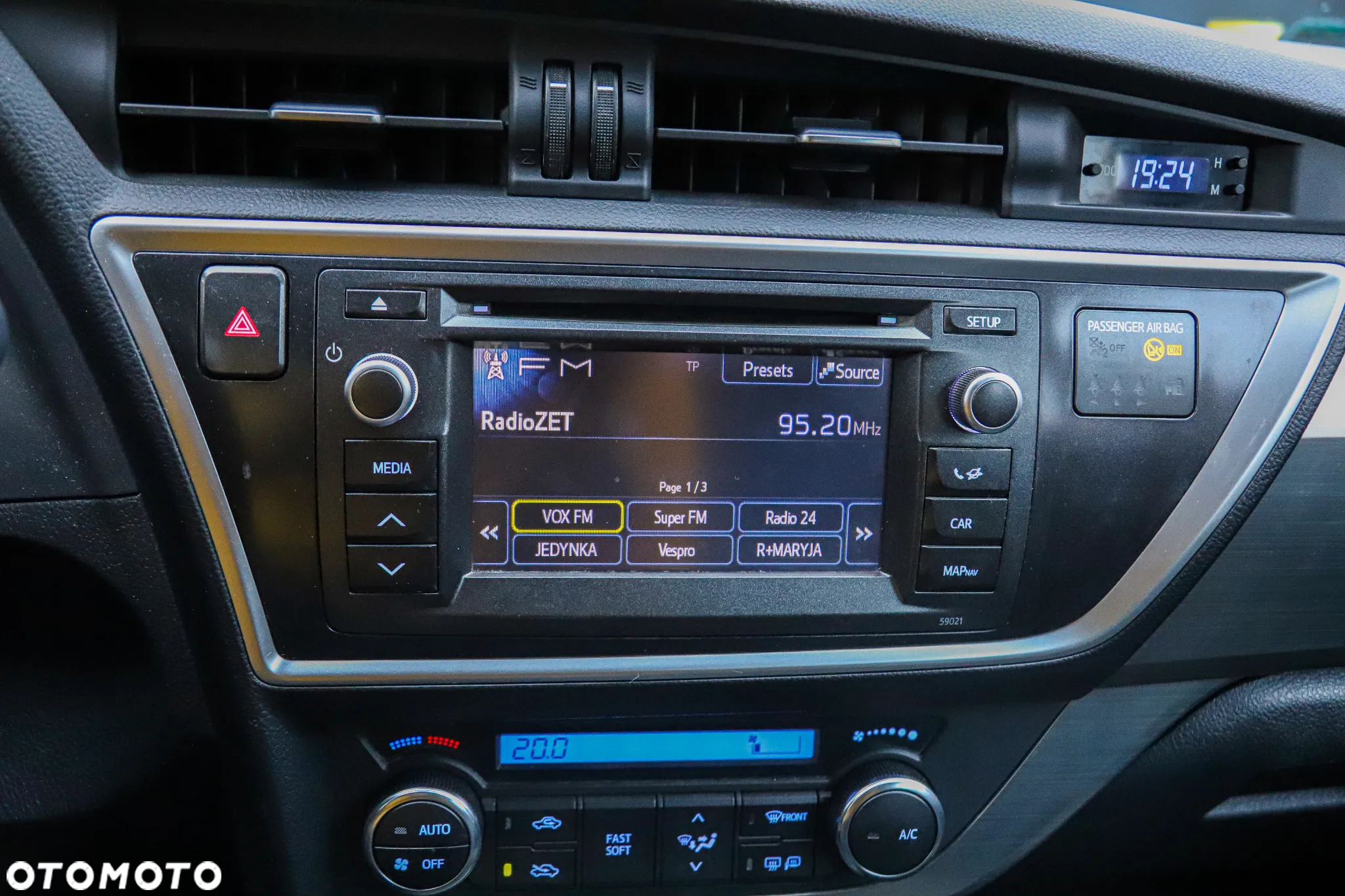 Toyota Auris - 19