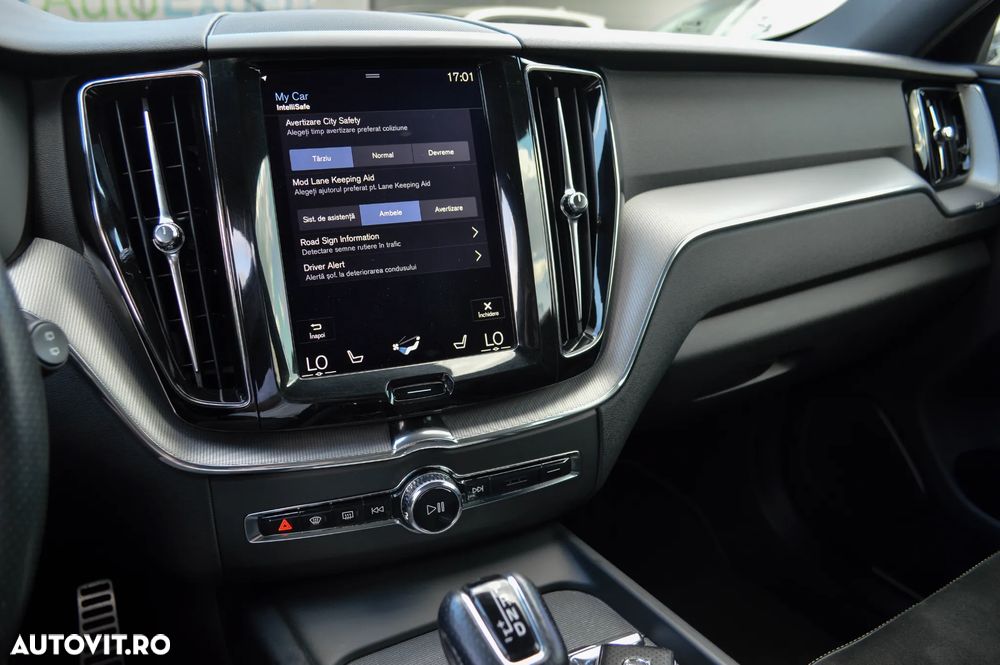 Volvo XC 60 D5 AWD R-Design - 27