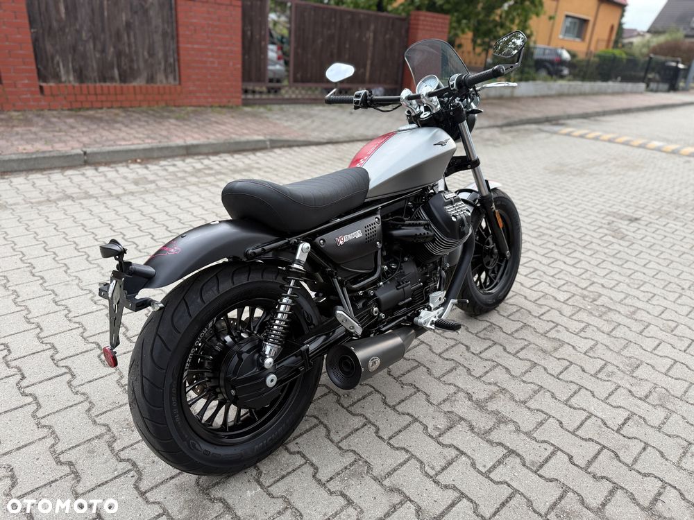 Moto Guzzi V9 - 12