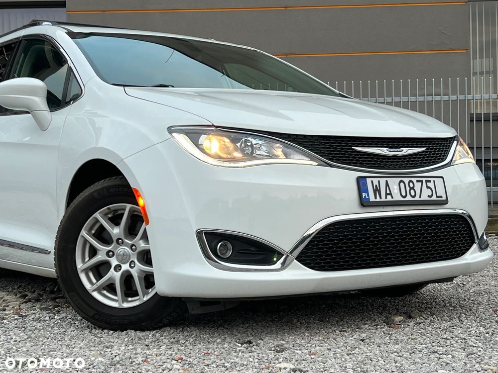 Chrysler Pacifica - 5