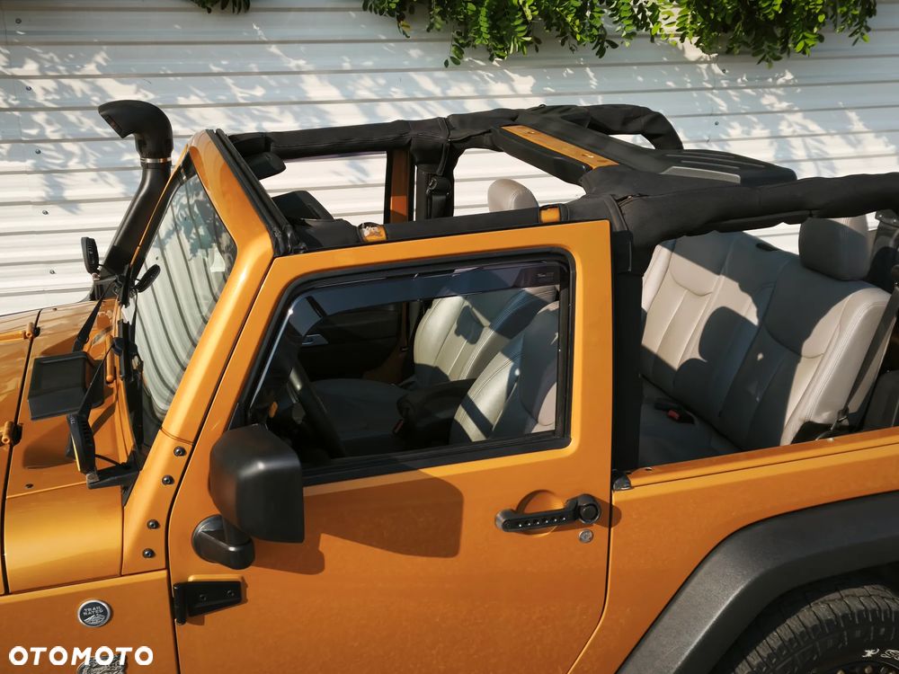 Jeep Wrangler - 12