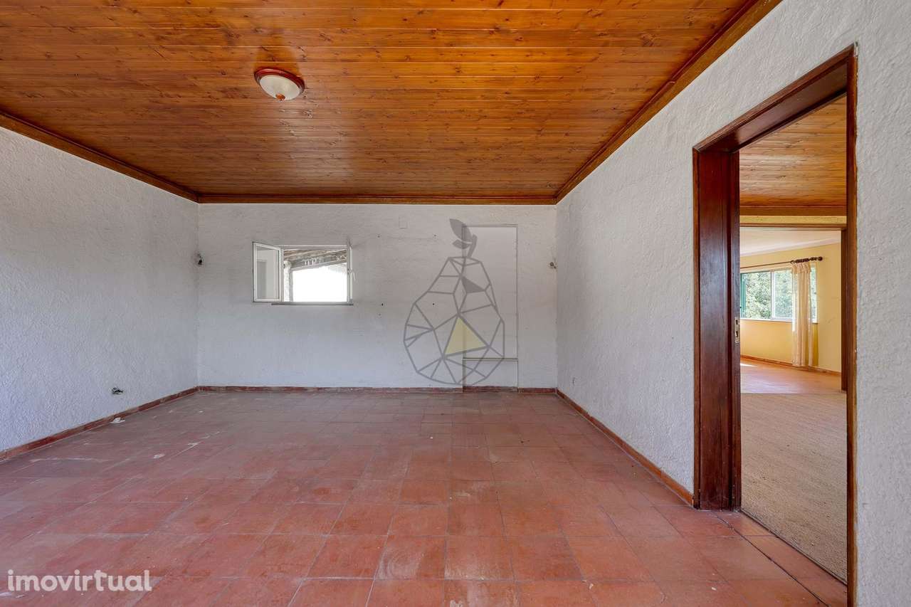 Moradia T4 + 1  com bastante potencial situada em Monchique - Grande imagem: 5/60