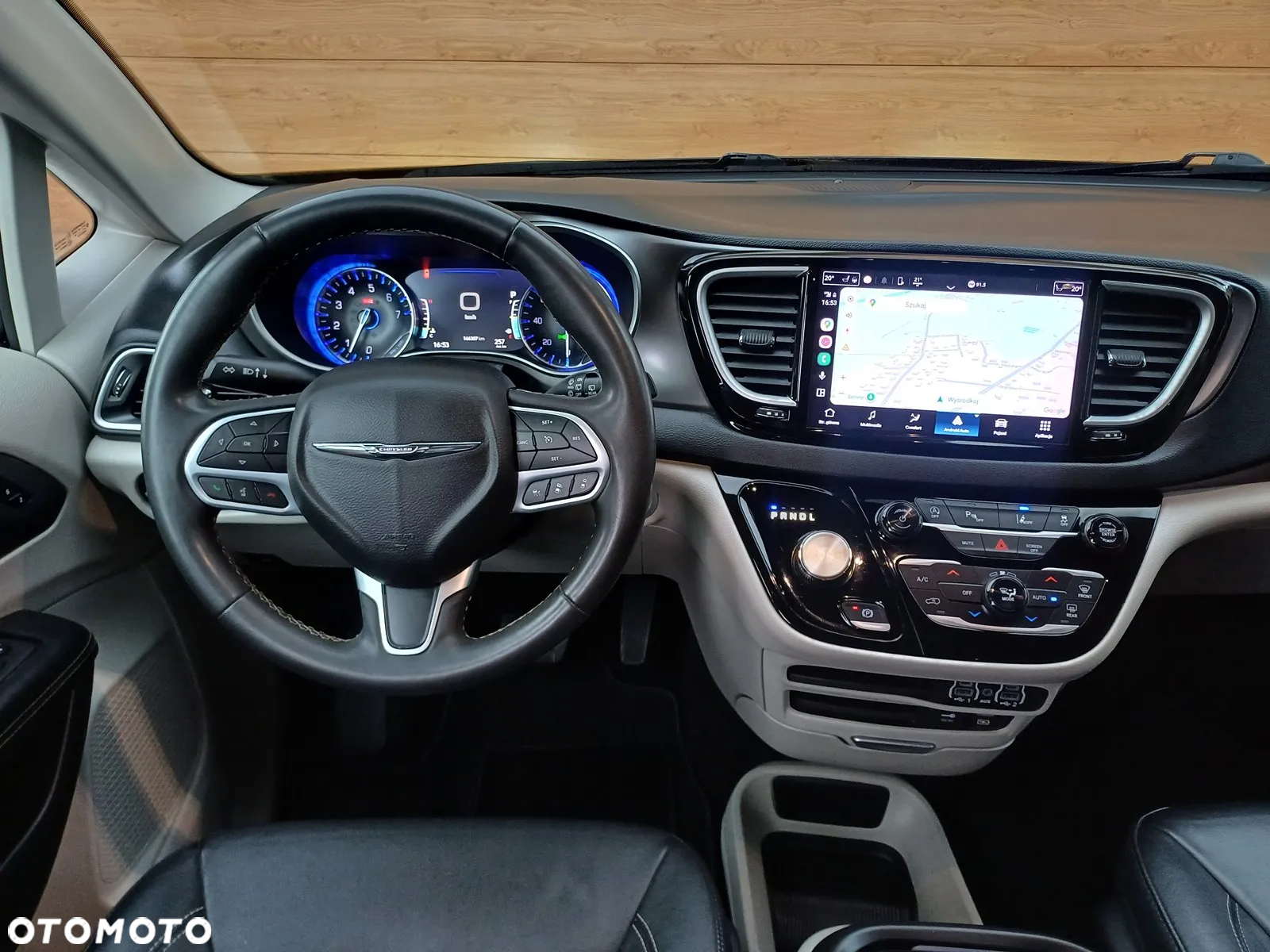 Chrysler Pacifica - 12