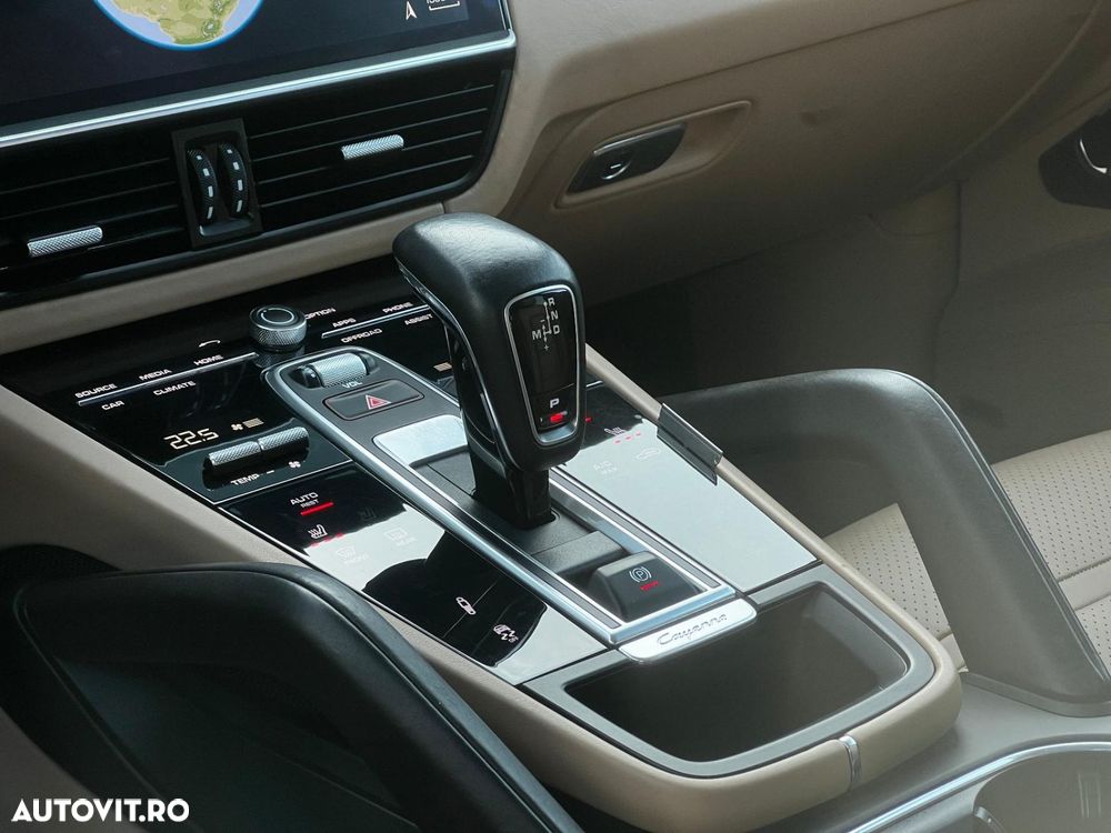 Porsche Cayenne - 13