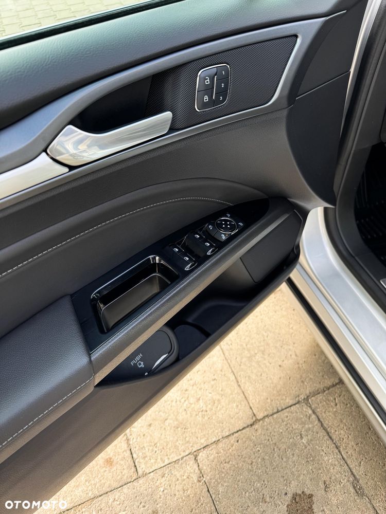 Ford Mondeo 2.0 TDCi Titanium - 11