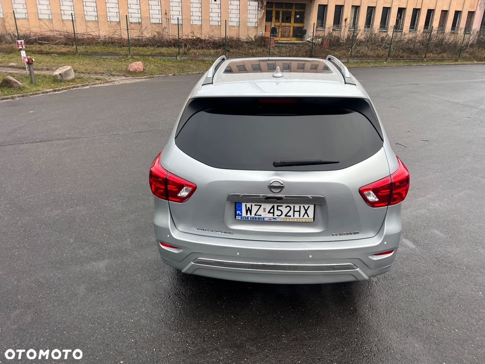 Nissan Pathfinder - 12