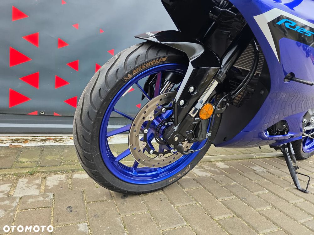Yamaha YZF - 13