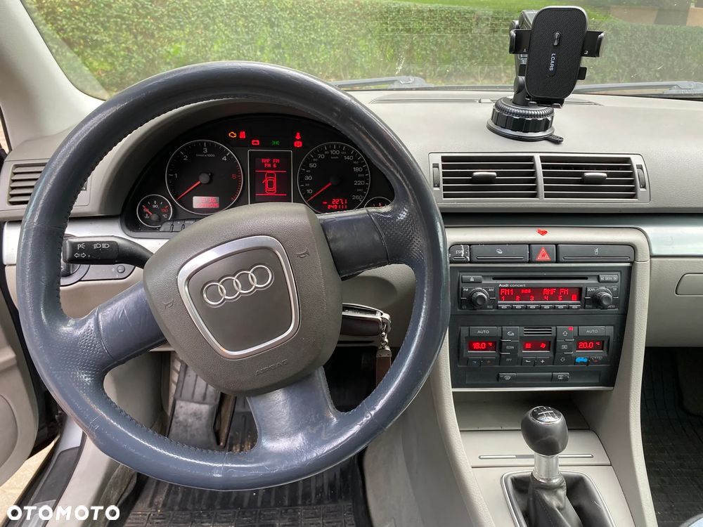 Audi A4 Limousine - 14