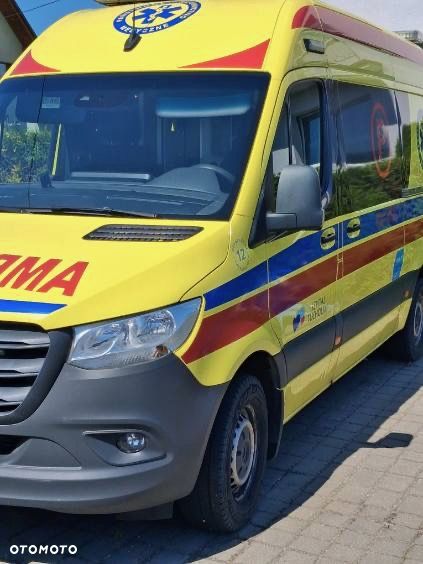 Mercedes-Benz Sprinter specjalny sanitarny (karetka) - 2