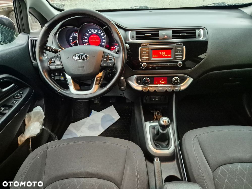 Kia Rio 1.2 Attract - 5