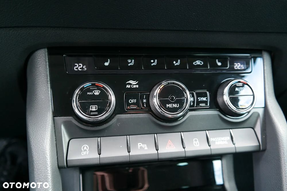 Skoda Karoq 1.5 TSI ACT 4x2 Style DSG - 34