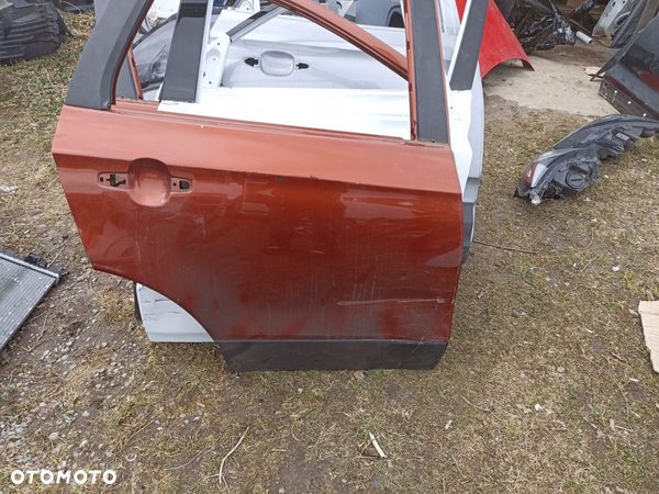 Suzuki s cross drzwi prawe tylne tył 14-